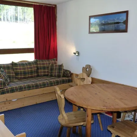 Apartment Tournavelles - 2 Pieces 5 Personnes Avec Vue Sur Les Pistes, Skis Aux Pieds Et Des Commerces, Proche De L'esf Et De La Garderie Dan Mae-2071
